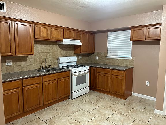 5th image of 102-450 S Woodrow Ave APT 102