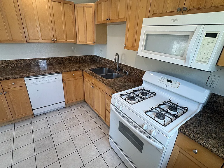 16681 Lucia Ln — Photo 5