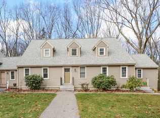 5 Balmoral Dr, Stratham, NH 03885
