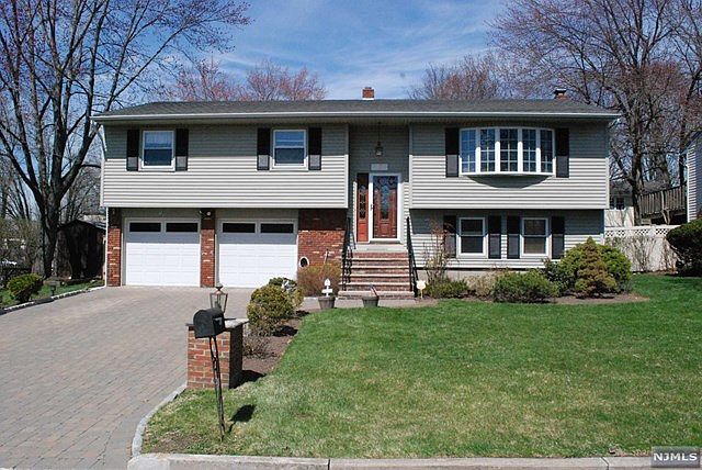 1st image of 18 Hopper Ave