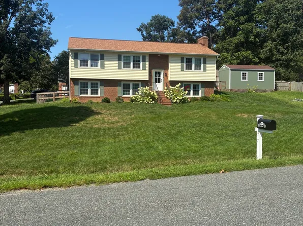 416 Laurel Ave, Fredericksburg, VA 22408