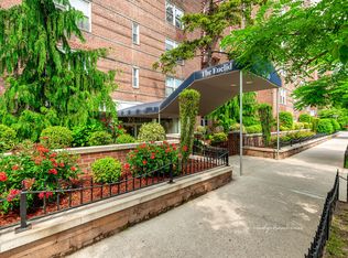 7210 112th St APT 3B, Flushing, NY 11375