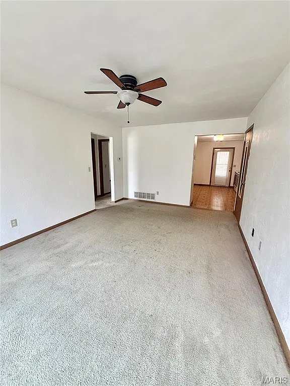 2 bed, 1.0 bath, 980 sqft, $1,095 — Photo 2