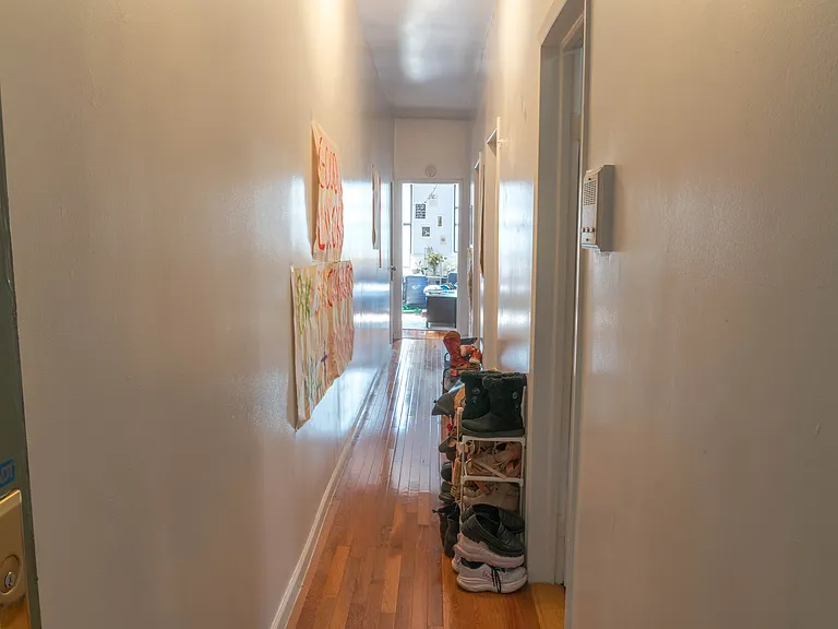 401 W 47th St #11 — Photo 10