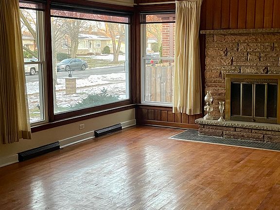 5th image of 7023 Magoun Ave
