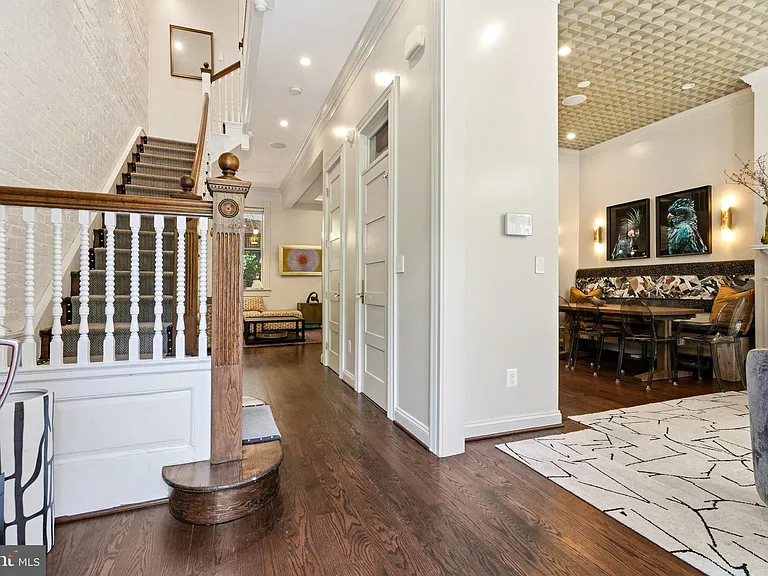 2121 R St NW — Photo 3