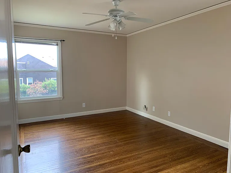 Rear bedroom