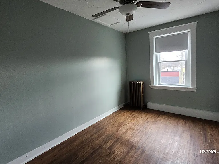 7504 Hamilton Ave — Photo 11
