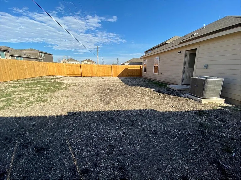 401 Hyacinth Way — Photo 23