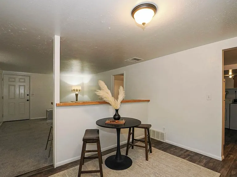 2513 S Park St — Photo 7