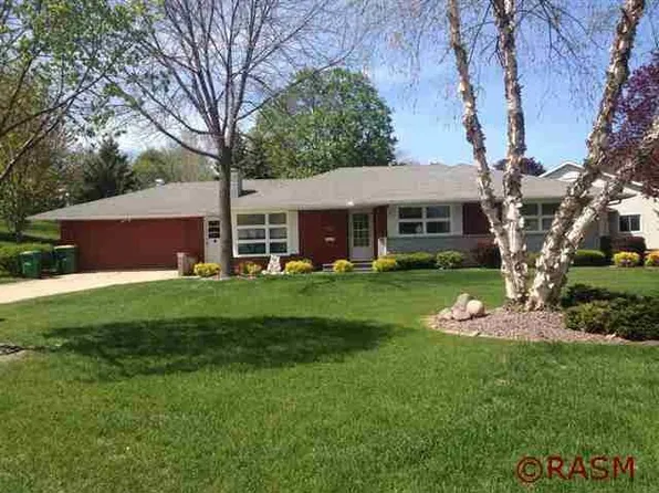 805 Evenson St, Saint Peter, MN 56082