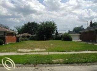 16474 Veronica Ave, Eastpointe, MI 48021