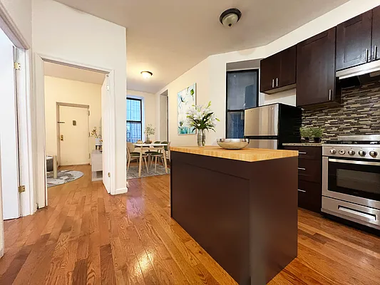 Rented by Bohemia Realty Group | media 11