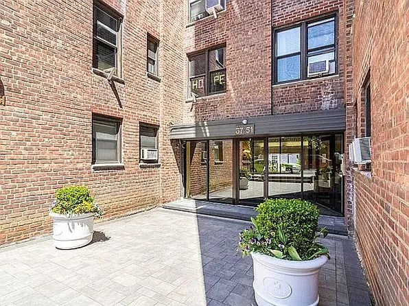 37-51 86th St APT 1L, Queens, NY 11372