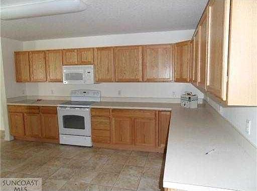 3rd image of 17037 Lixberry Way