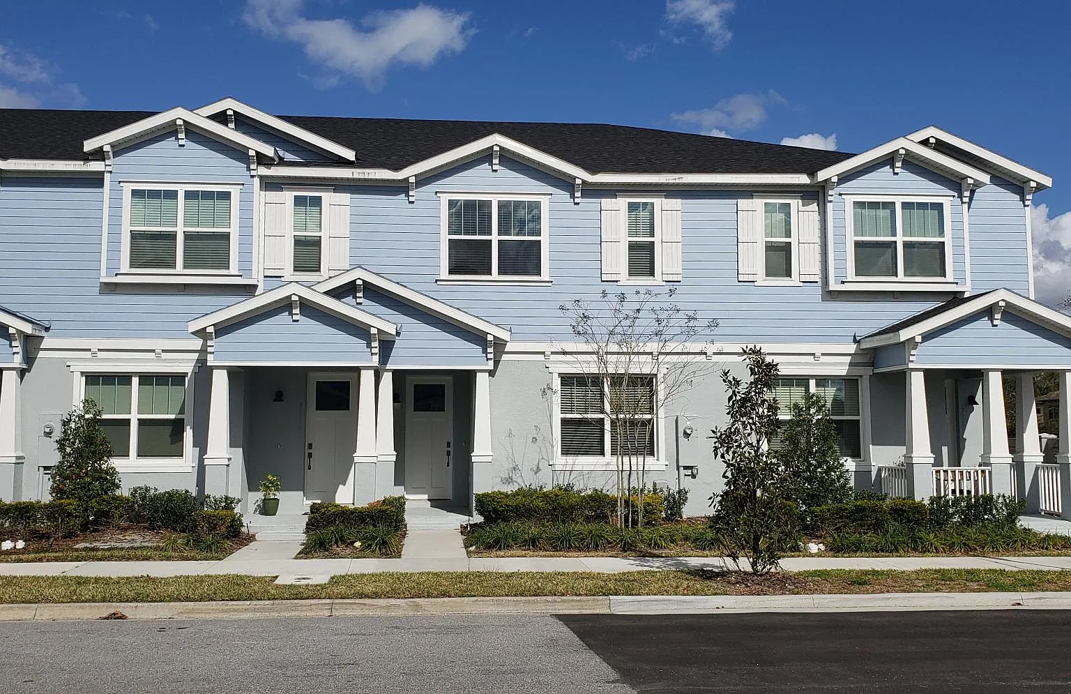 3 bed, 3.5 bath, 2381 sqft, $3,150 — Photo 3