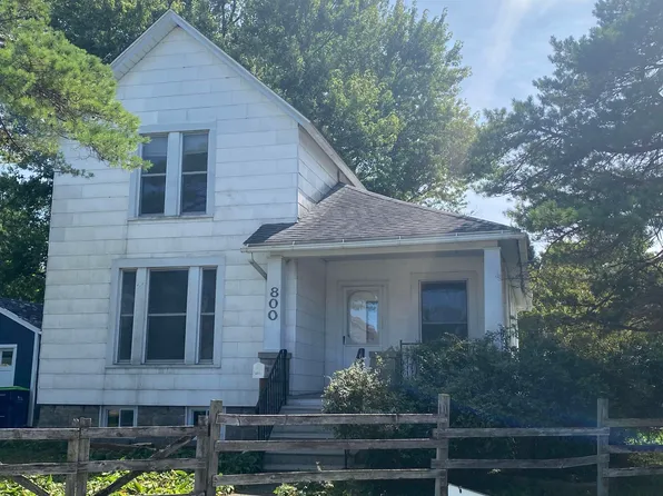 800 Woodside Ln, Bay City, MI 48708
