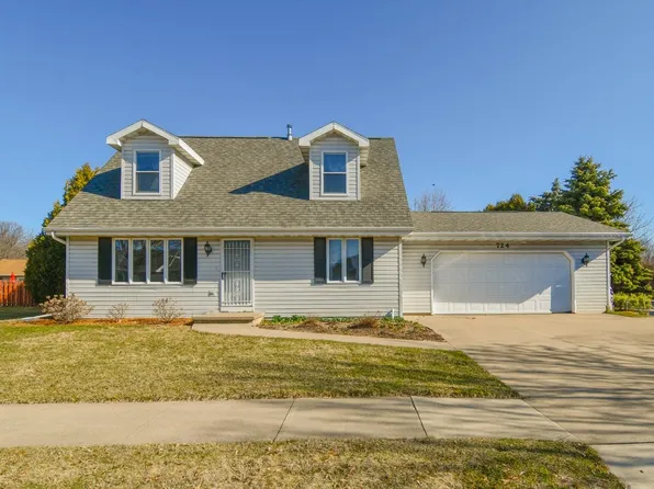 724 Strawberry Ln, Kimberly, WI 54136