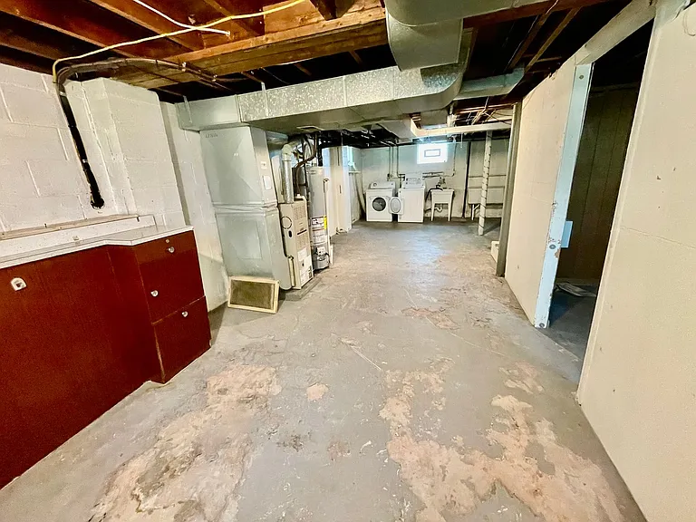 141 Carroll St — Photo 9