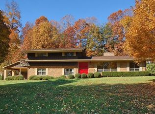 302 Camelot Dr, Clyde, NC 28721