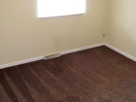 5th image of 1679 Creekview Dr