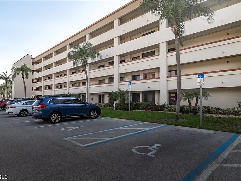 7430 Lake Breeze Dr #403 — Photo 13