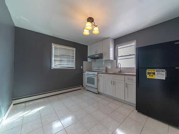 2nd image of 343 Mosel Ave
