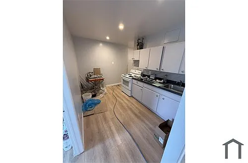 2408 Cambreleng Ave #11 Photo 1