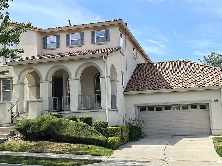 2647 Presidio Dr — Photo 1