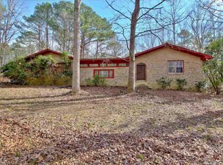 119 Lynn Dr, Fayetteville, GA 30215