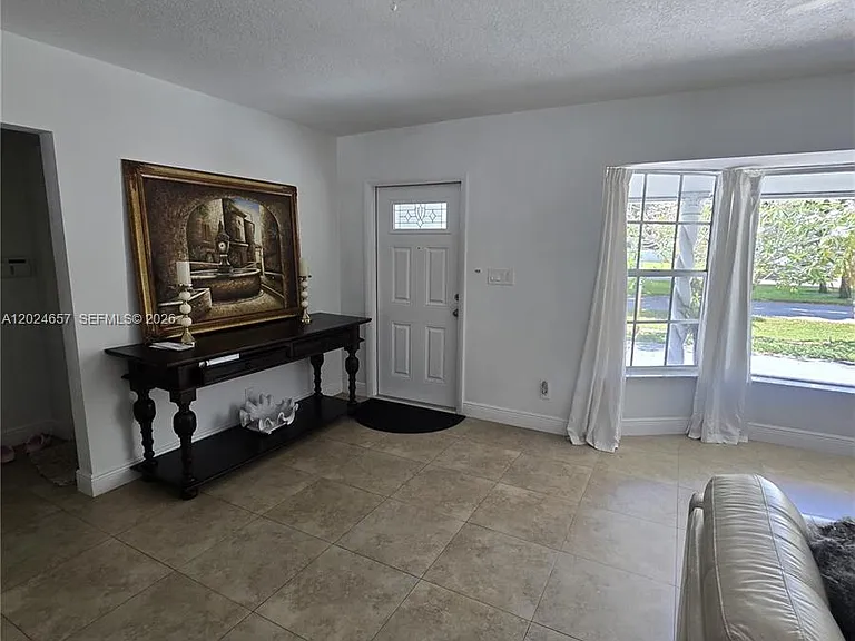 3619 W Park Rd — Photo 2
