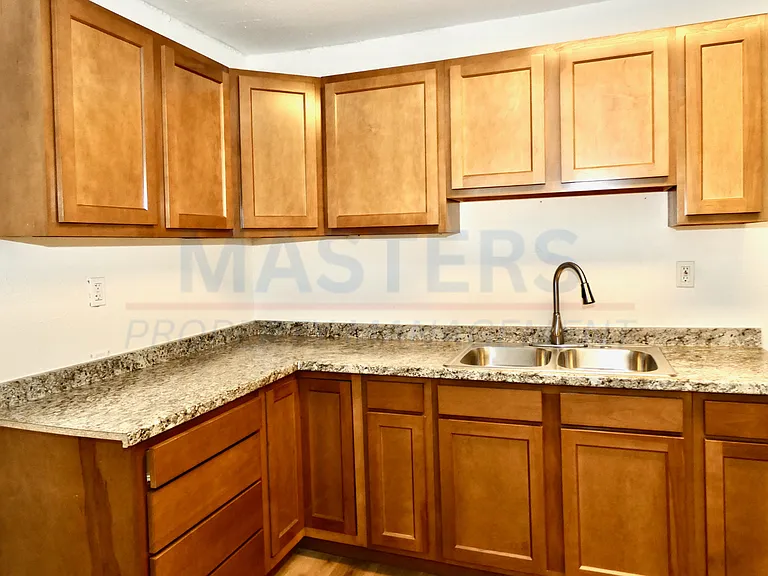 1026 Oakwood Ave — Photo 3