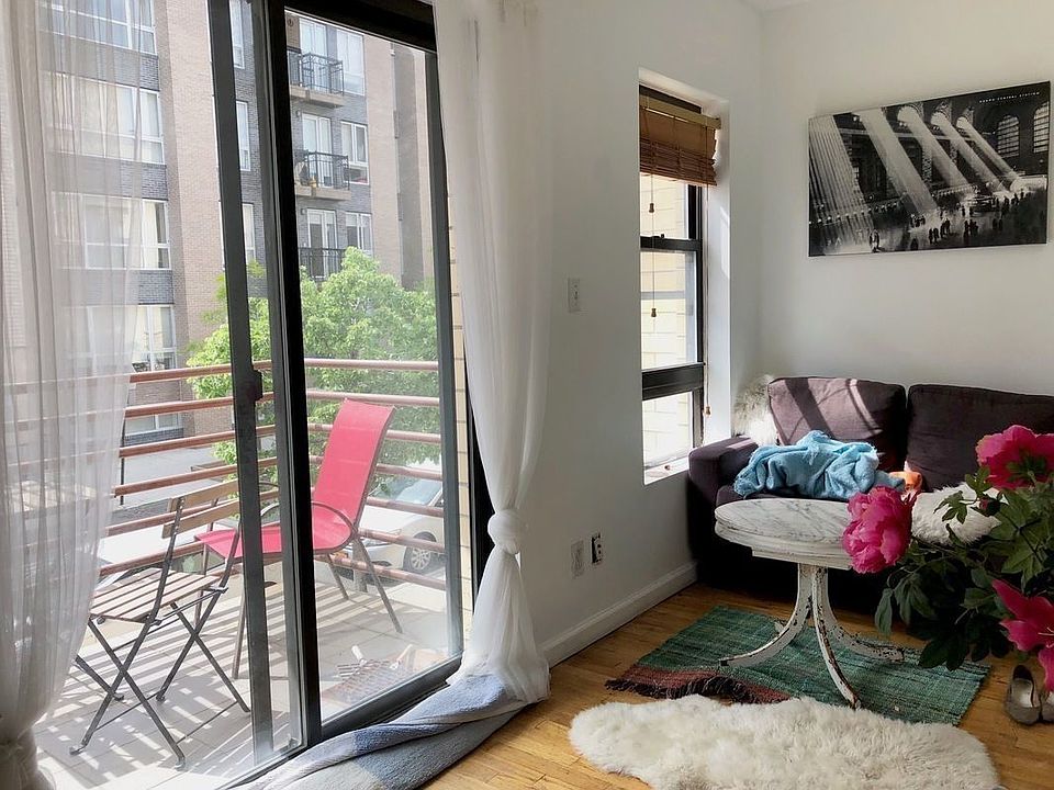 1st image of 120 Leonard St APT 4