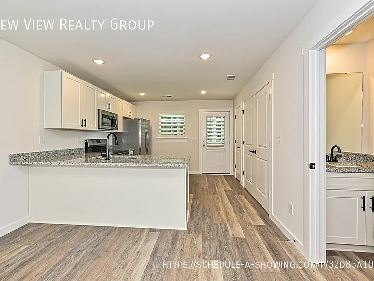 512 12th Ave NE — Photo 6