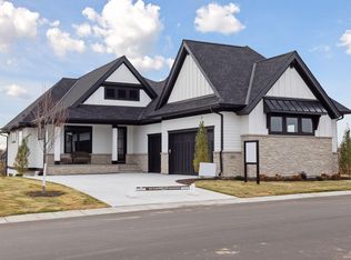 101 Spring Farm Rd, North Oaks, MN 55127