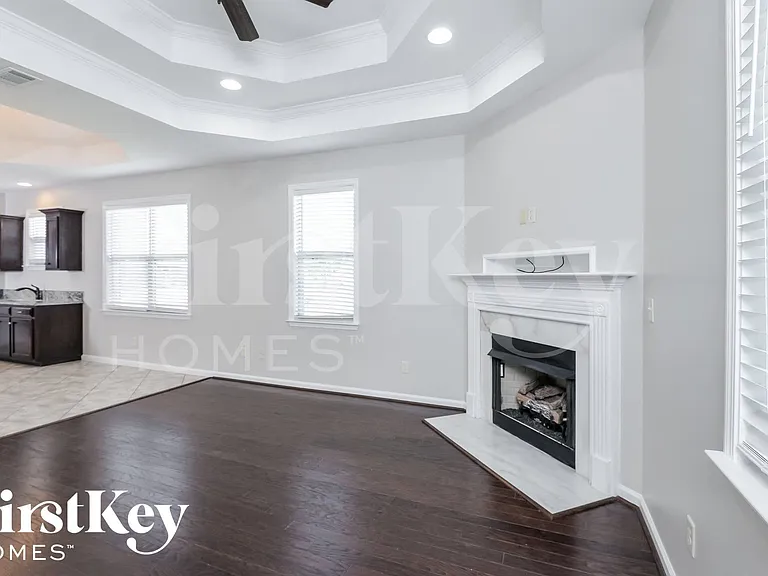 3591 Grand Central Ave — Photo 3