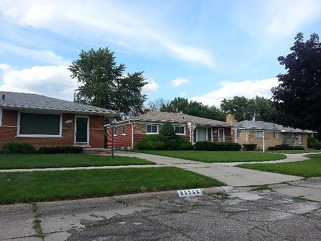 2nd image of 25740 Beech Ct