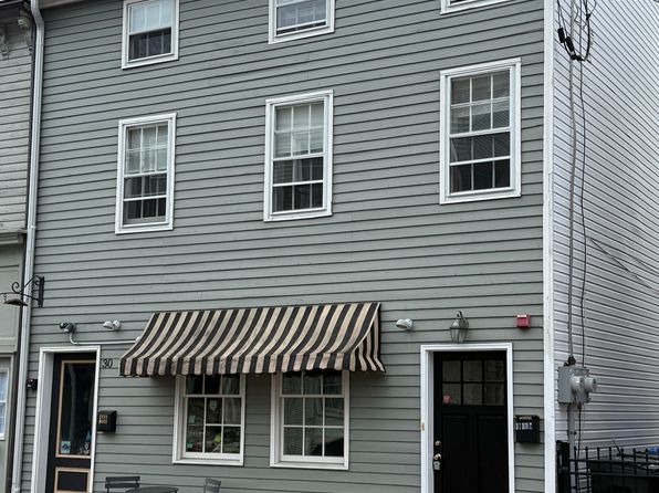 30 E Union St Floor 2, Burlington, NJ 08016 – 4-bedroom rental in Burlington