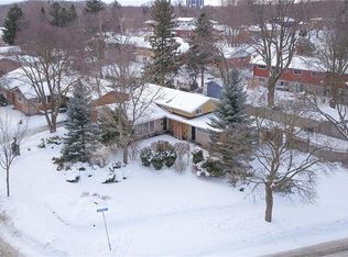 193 Lakeside Dr, Kitchener, ON N2M4C7