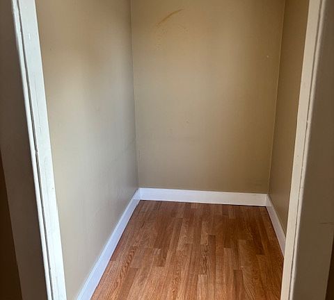 1st Flr Closet