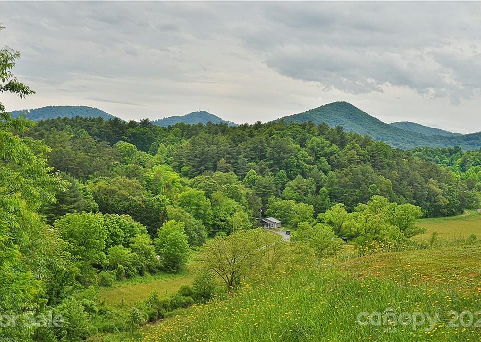 1st image of 15 Gray Fox Dr