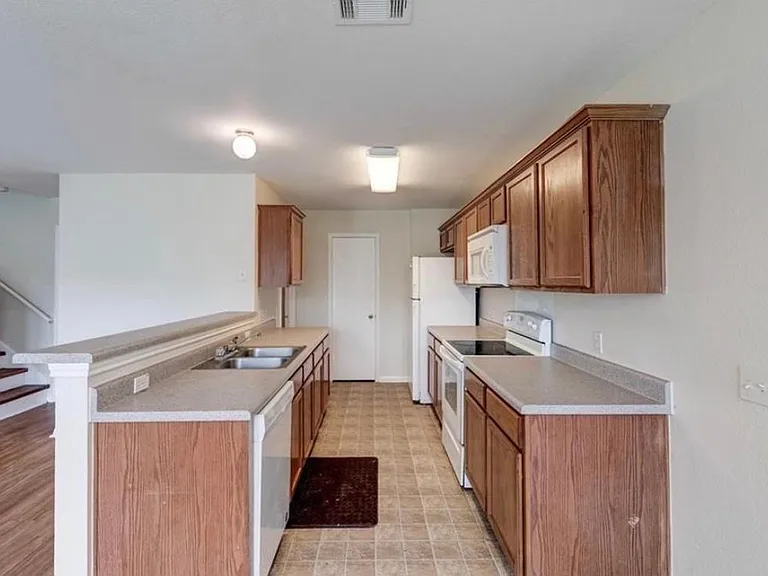 16712 Hamilton Point Cir — Photo 13