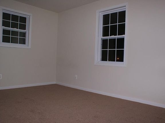 4th image of 2805 Woodlawn Trl