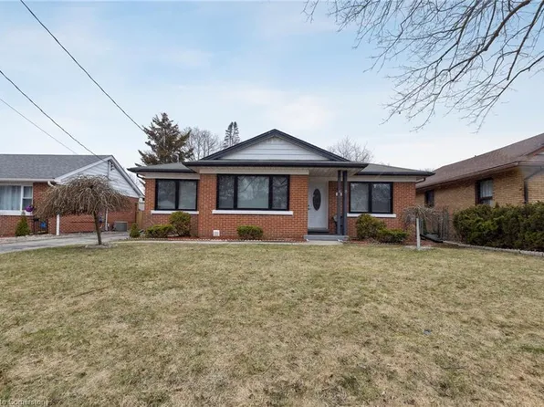 48 Chelsea Rd, Kitchener, ON N2B 1H8