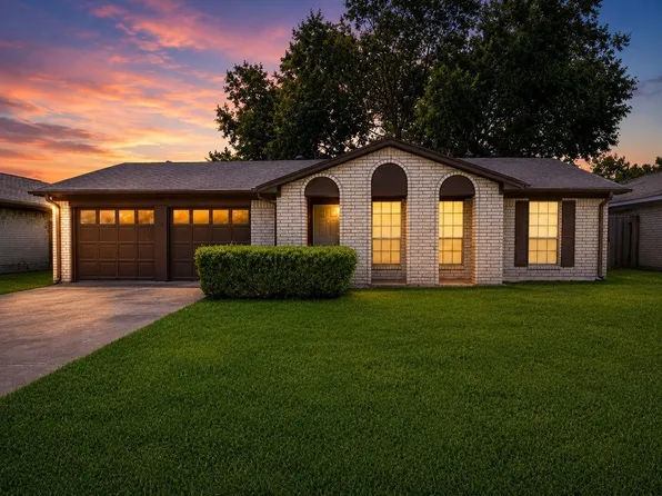 8918 Indian River Dr, Houston, TX 77088