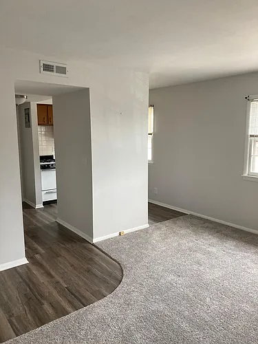 104 S Locust St #4 Photo 1