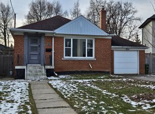 8 Roberta Dr, Toronto, ON M6A2J5
