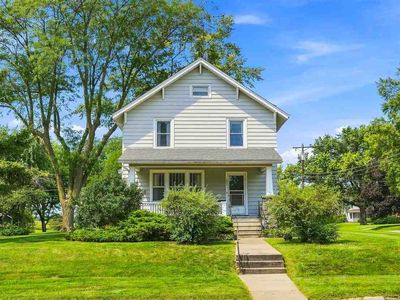 1037 N Iowa Ave, Washington, IA, 52353
