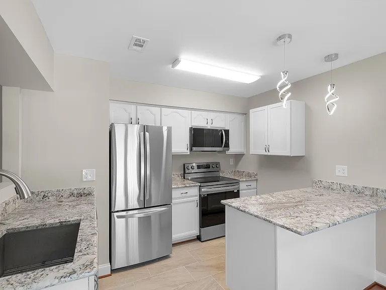 19306 Sandy Lake Dr — Photo 12