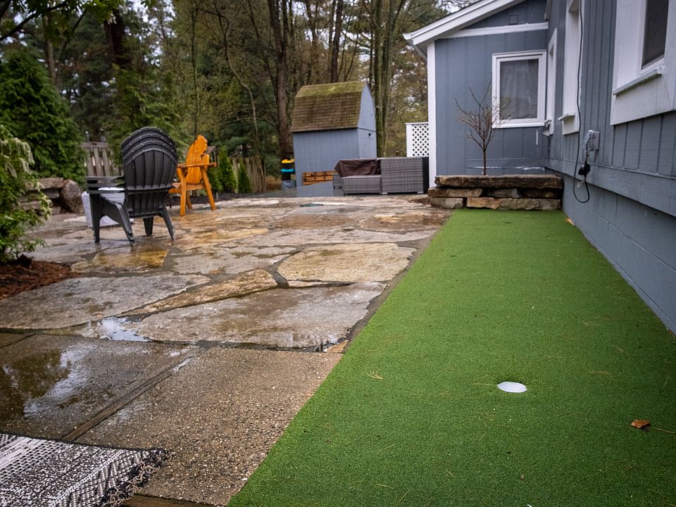 2nd image of 2370 Orchard Ave